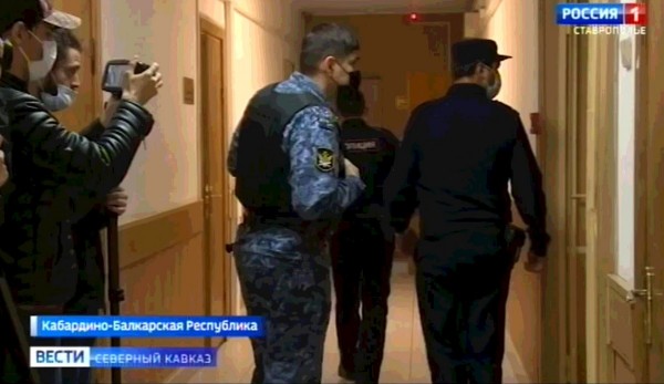 Суд арестовал организатора трагического восхождения на Эльбрус