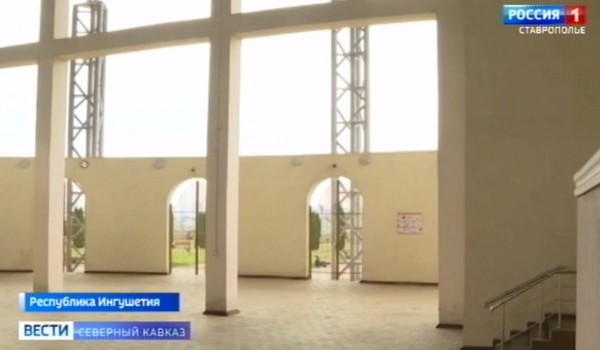 Летний амфитеатр в Ингушетии стал угрозой для жизни артистов и зрителей