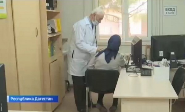 Врач из Дагестана спасает пациентов от болезней уже более 50 лет