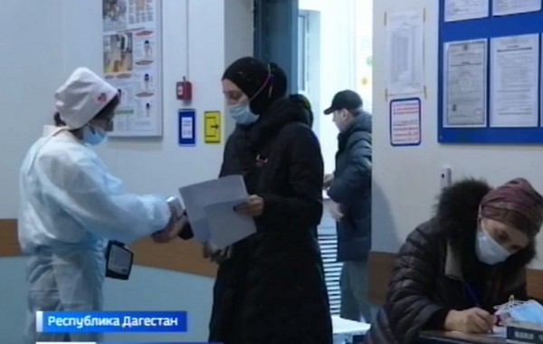 В Дагестане на помощь медикам в борьбе с пандемией пришли волонтеры