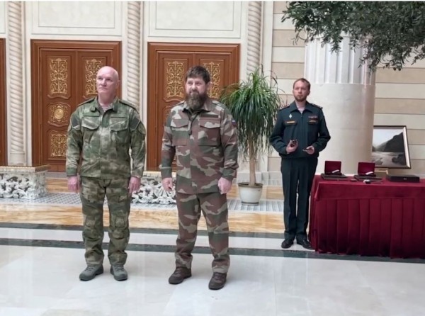 Главе Чечни Рамзану Кадырову присвоено звание генерал-лейтенанта