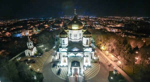 Прямая трансляция пасхального богослужения в Ставрополе