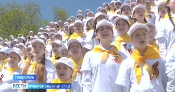 Золотые голоса Ставрополья спели любимую песню россиян