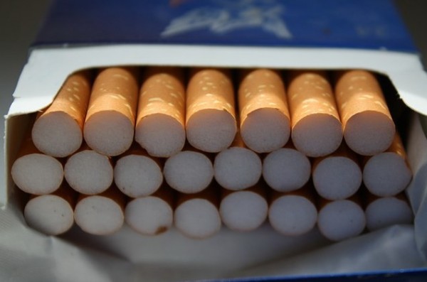 Сотрудница магазина украла сигареты на 17 тысяч рублей