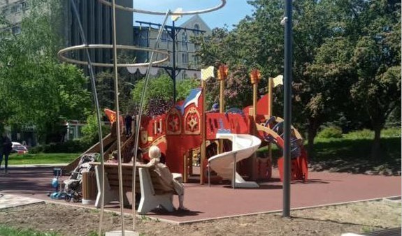 Новая детская игровая площадка открылась возле Дворца культуры и спорта в Ставрополе