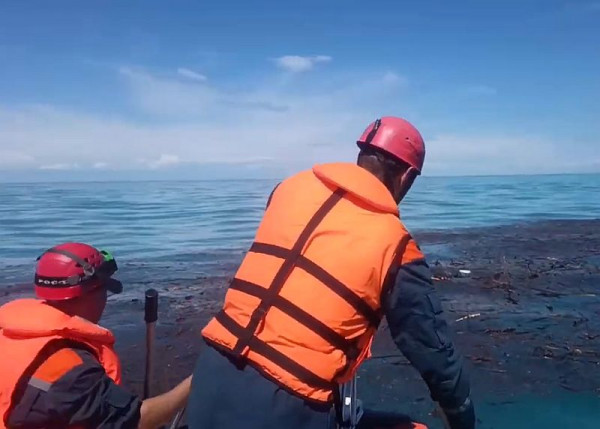 В Сочи более 100 спасателей ищут унесенных в море ставропольцев