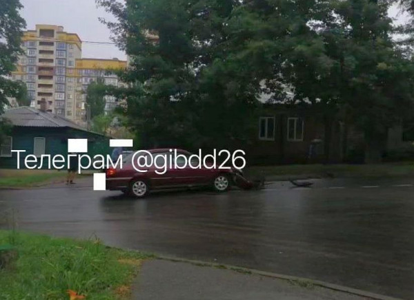 В Ставрополе водитель иномарки устроил аварию на встречной полосе