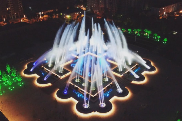 В Дербенте запустили самый большой в России мультимедийный фонтан