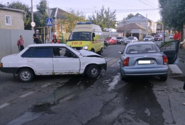 В ДТП в Ставрополе пострадали водитель и пассажир