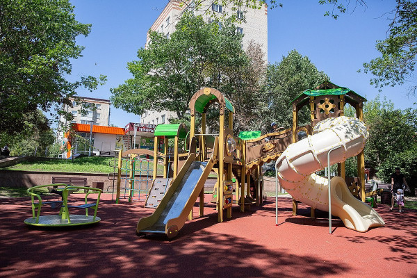 До конца осени в Ставрополе заменят 15 детских площадок
