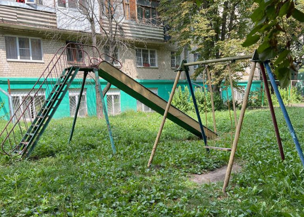 Прокуратура выявила нарушения на детских площадках Ставрополя