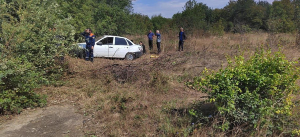 Легковушка столкнулась с КамАЗом на Ставрополье: пострадало 2 человека