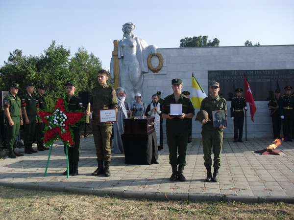На Ставрополье захоронили останки солдата Красной Армии, найденные в Смоленской области
