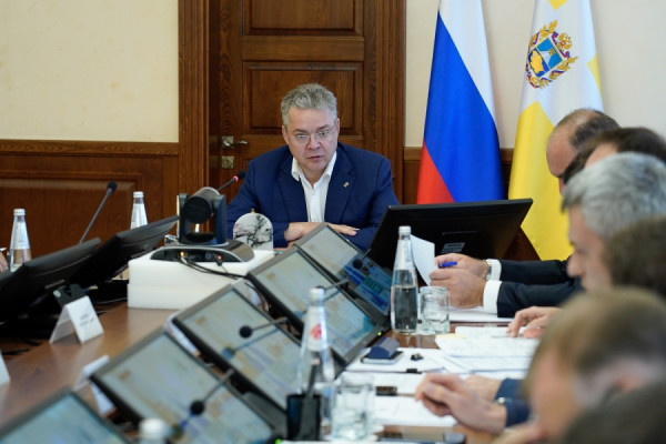 Губернатор Владимиров присоединился к сборам фонда по оказанию помощи военнослужащим и членам их семей
