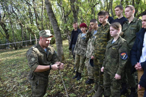 В Пятигорске открылся военно-патриотический лагерь Авангард