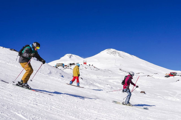 Даешь лыжню: на Эльбрусе стартует зимний сезон