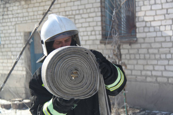 На Ставрополье пожар чуть не уничтожил постройки с животными
