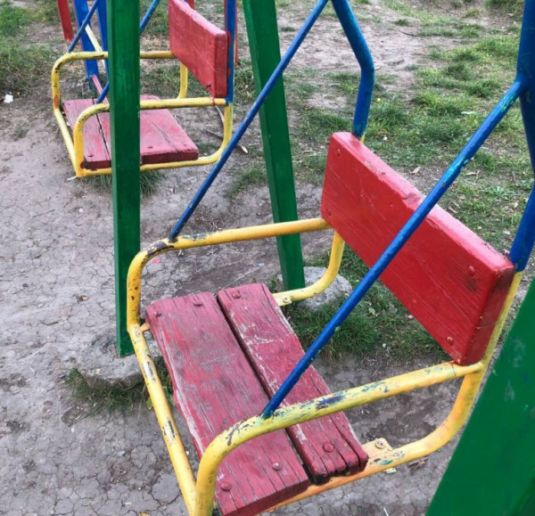 Большинство детских площадок Труновского округа Ставрополья не соответствуют требованиям безопасности