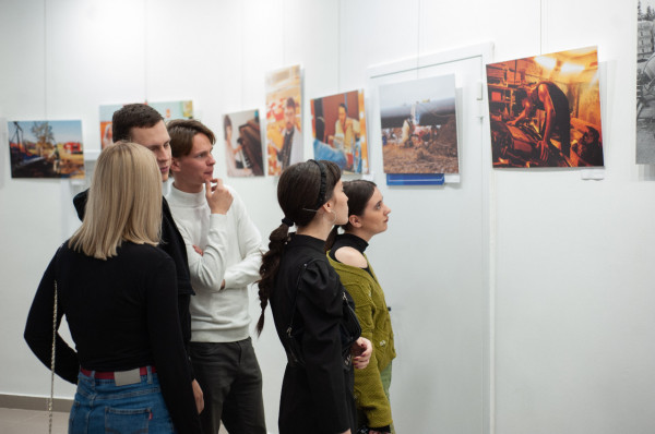 Труд глазами молодых: фотовыставка открылась в Ставрополе