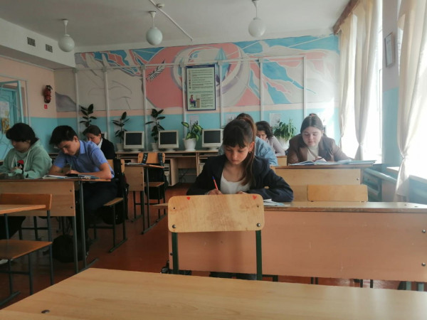 Учителям, приезжающим работать в приграничные поселки, предлагают выплаты до 2 миллионов рублей