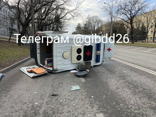 В Ставрополе в аварию попал автомобиль скорой помощи с пациентом