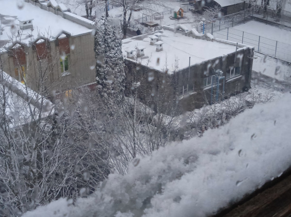 Из-за сильного ветра экстренные службы Ставрополя переведены в режим повышенной готовности