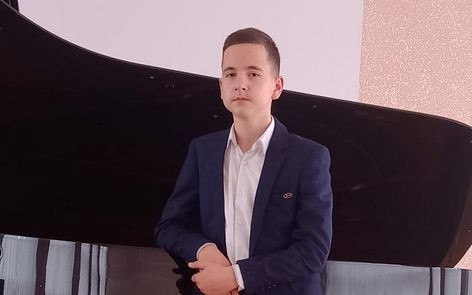 Юный ставропольский музыкант устроил Новогодний переполох на международном конкурсе