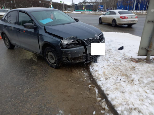 В Ставрополе начинающий водитель въехал в дорожный знак