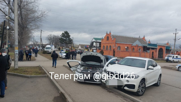 На Ставрополье произошло тройное ДТП, есть жертвы