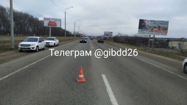 Возле Ставрополя погиб водитель грузовика, который пытался перебежать дорогу