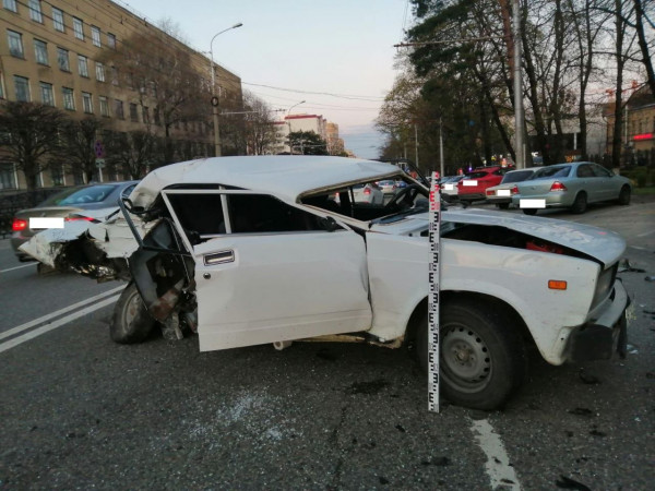 В Ставрополе на улице Мира столкнулись два авто