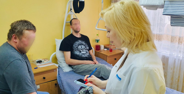 Ольга Тимофеева навестила раненых бойцов в госпитале