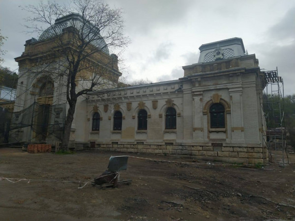 В Пятигорске проверят ход реставрации Пушкинских ванн