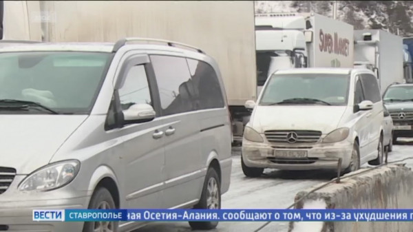 В Северной Осетии закрыли проезд по Транскаму для большегрузов