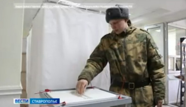 Росгвардейцы СКФО проголосовали на избирательных участках по месту несения службы