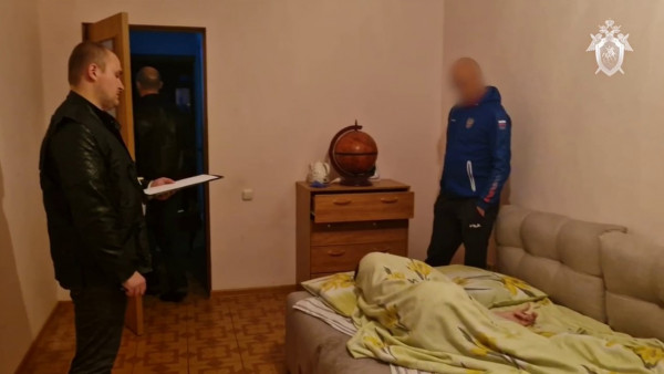 Житель Михайловска убил свою мать и неделю жил в квартире с её телом
