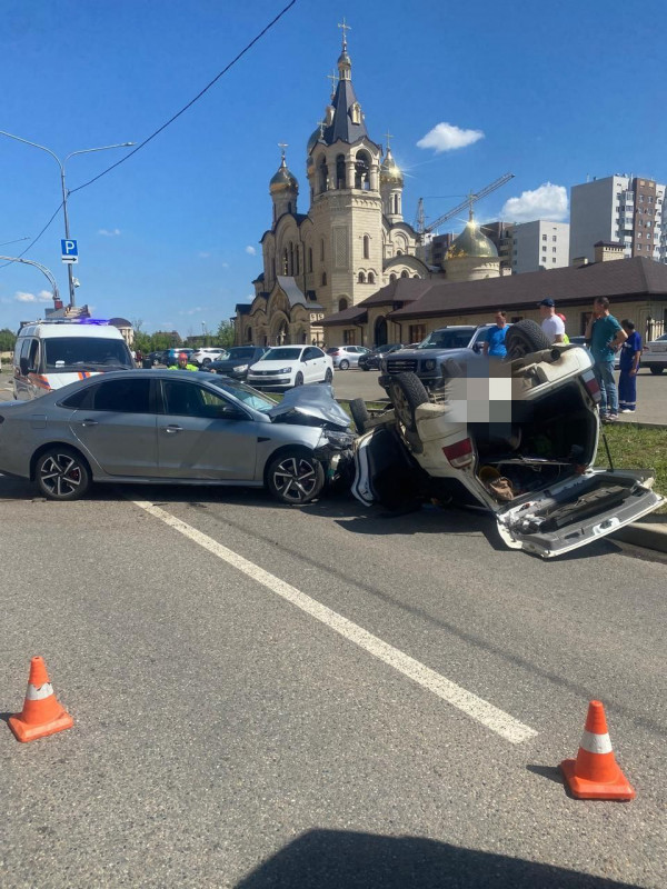 Три человека пострадали в результате ДТП из-за нарушения очередности проезда в Ставрополе
