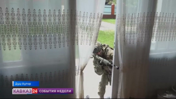 Спецназ УФСБ Чечни отработал навыки борьбы с противниками